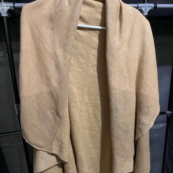 Sleeveless cardigan - Picture 2 of 3